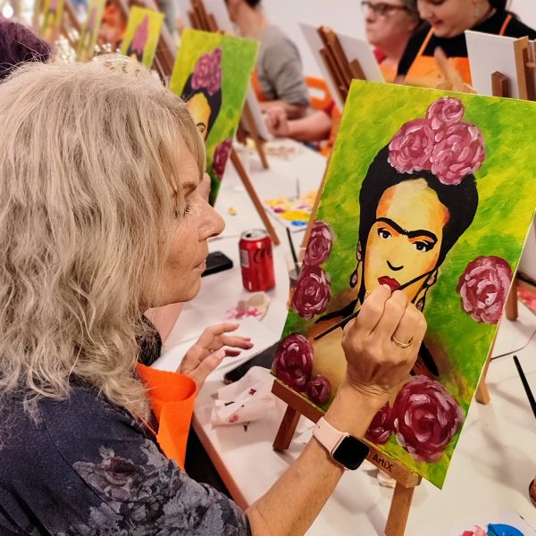 Frida Actividad art wine pintura y vino Barcelona Pincelea